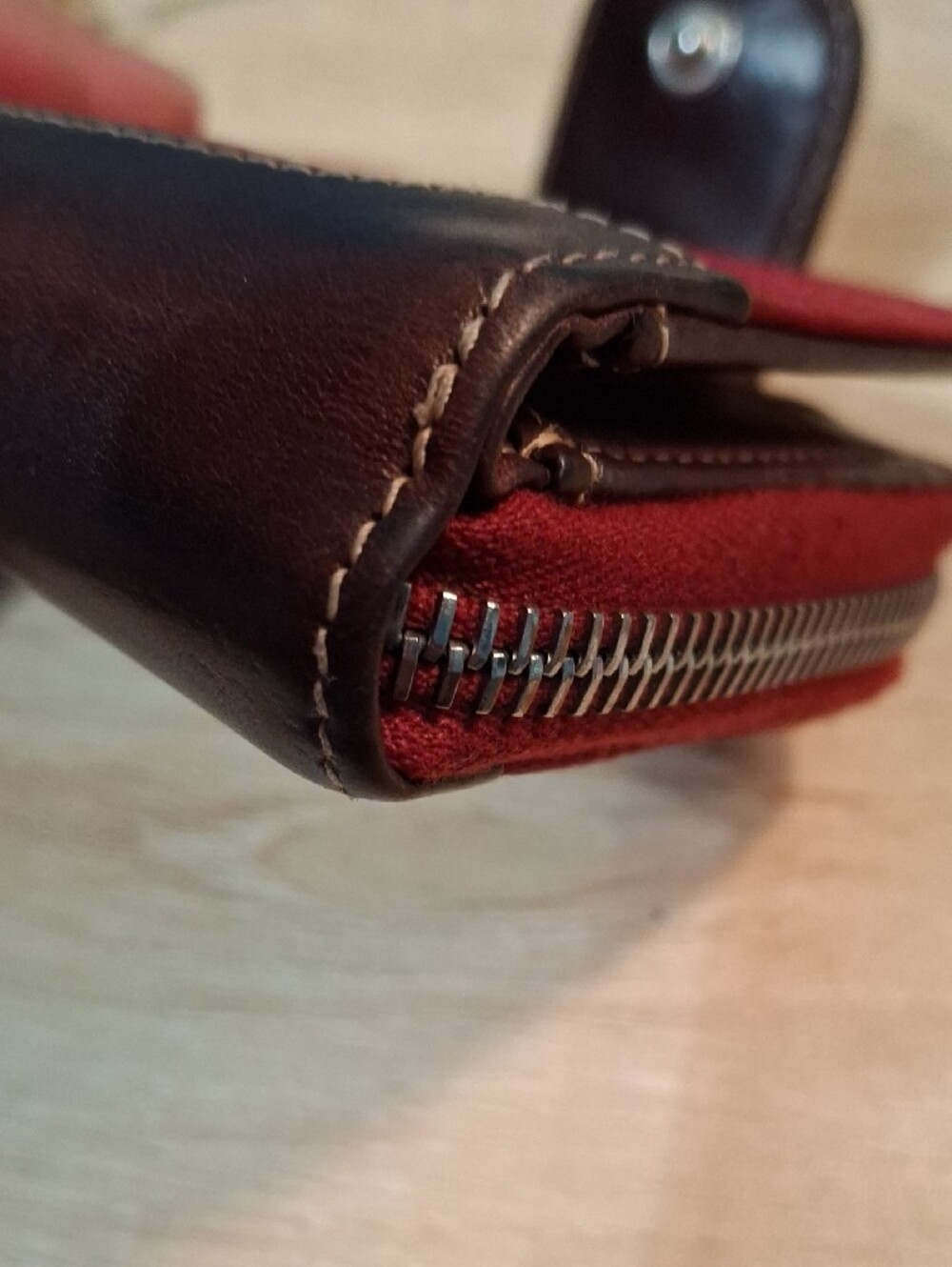 Dooney & Bourke Wayfarer Nylon Red Wallet with Brown Leather Trim Vintage - Picture 4 of 10